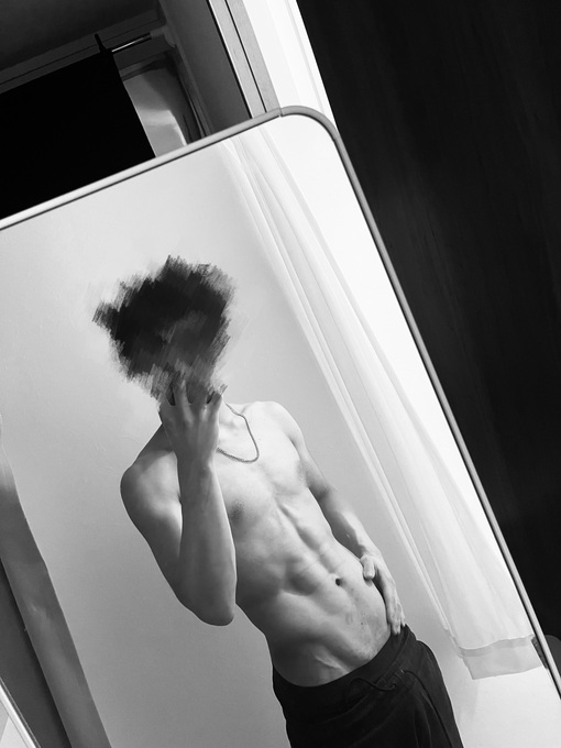 RYOGA(ﾘｮｳｶﾞ) 最近筋トレ始めた🏋️