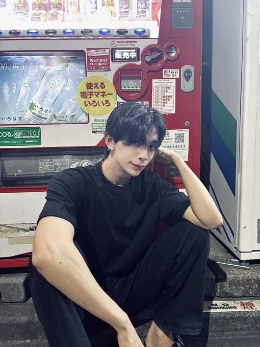 CHIHIRO(ﾁﾋﾛ) 決めポーズ